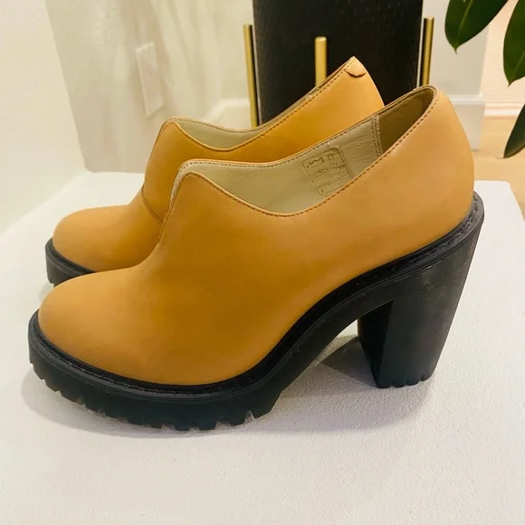 Brand New Dr. Martens Size 8 Cordelia Tan Leather Healed Shoes - Picture 2 of 5